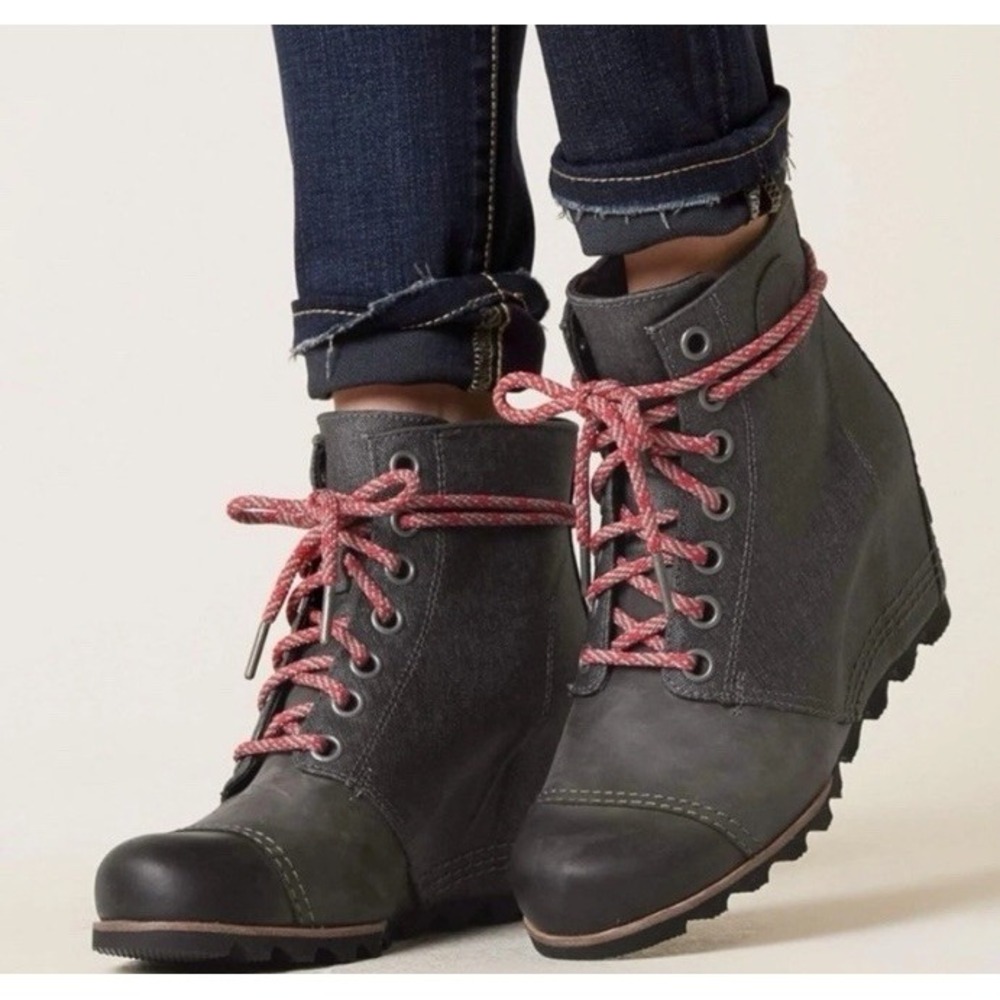 Sorel PDX‎ Joan Of Arctic Wedge bootie Gray/Quarry women's size 6 Red Laces